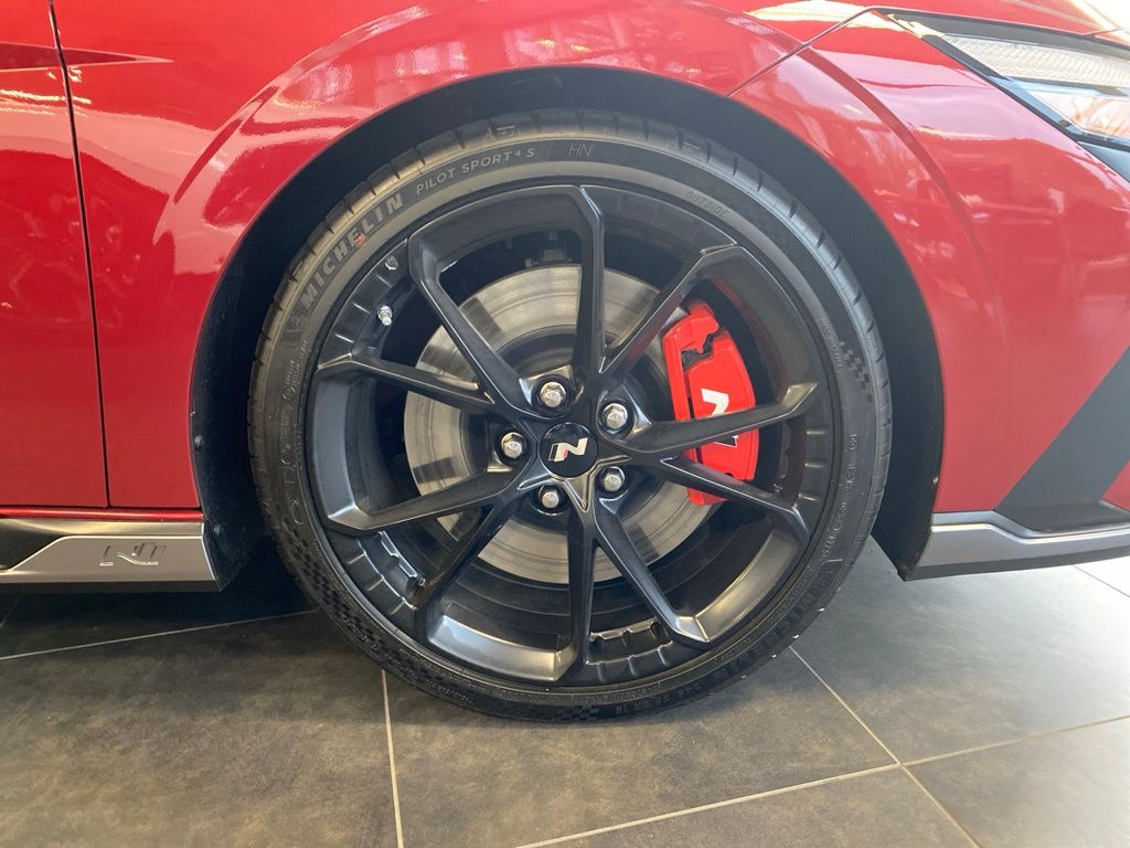 2025 Hyundai Elantra N - Photo 8