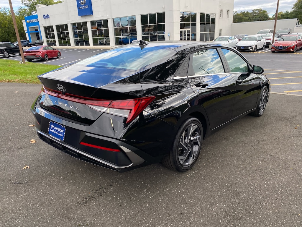 Certified 2025 Hyundai Elantra SEL Convenience IVT