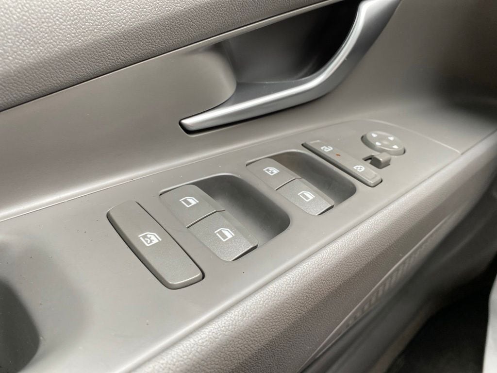 2024 Hyundai Elantra SEL - Photo 22