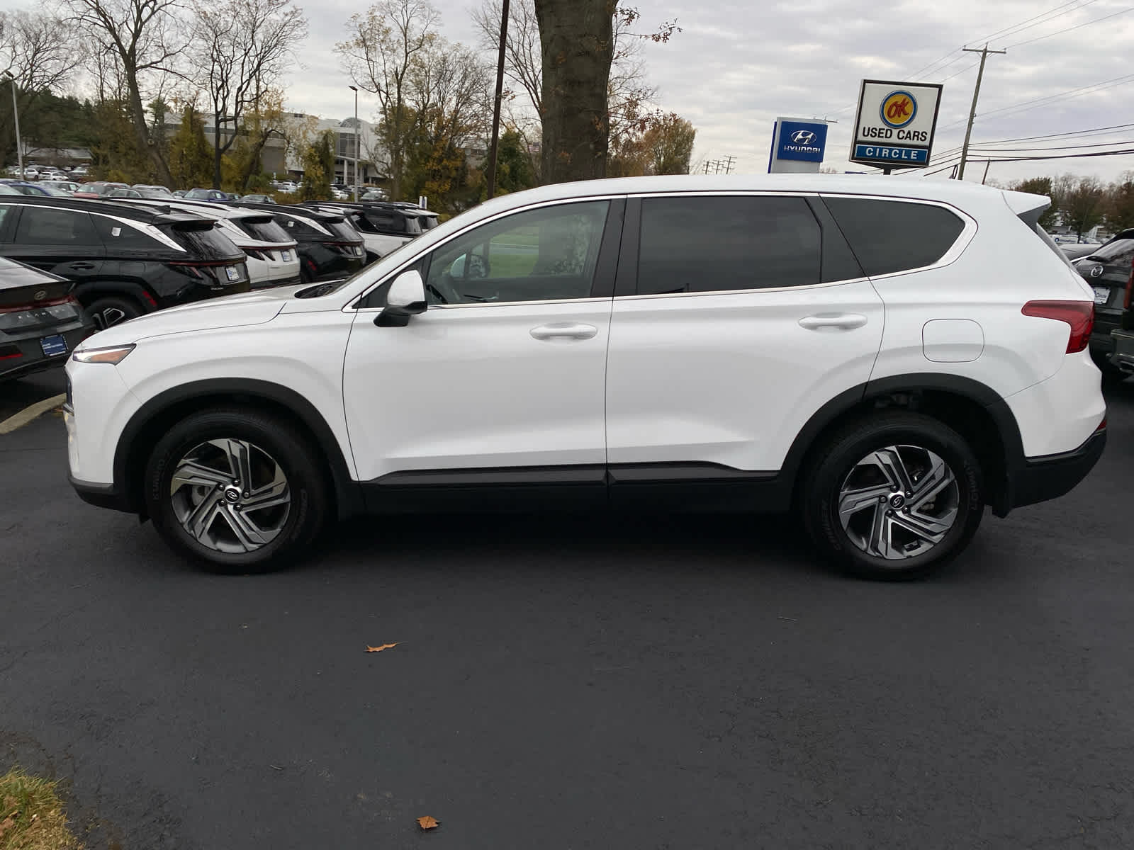 2023 Hyundai Santa Fe SE photo 2