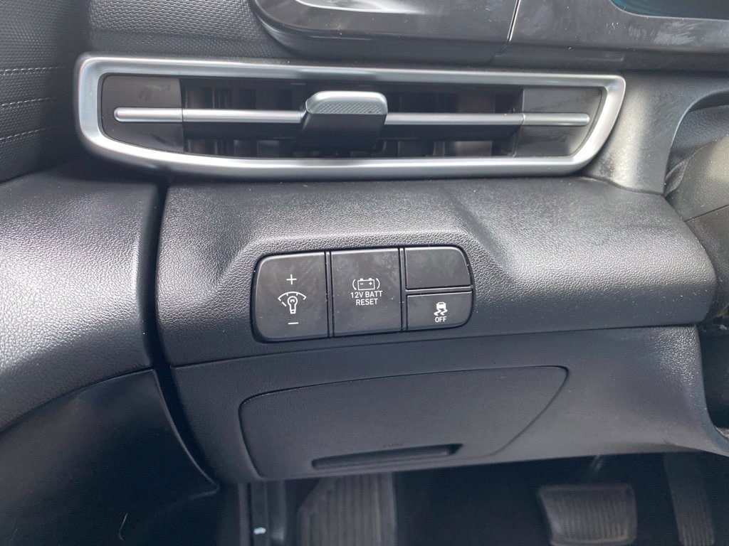2025 Hyundai Elantra Blue - Photo 21