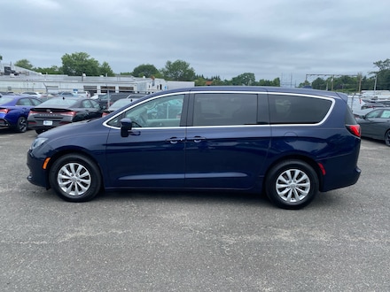 2017 Chrysler Pacifica Touring FWD