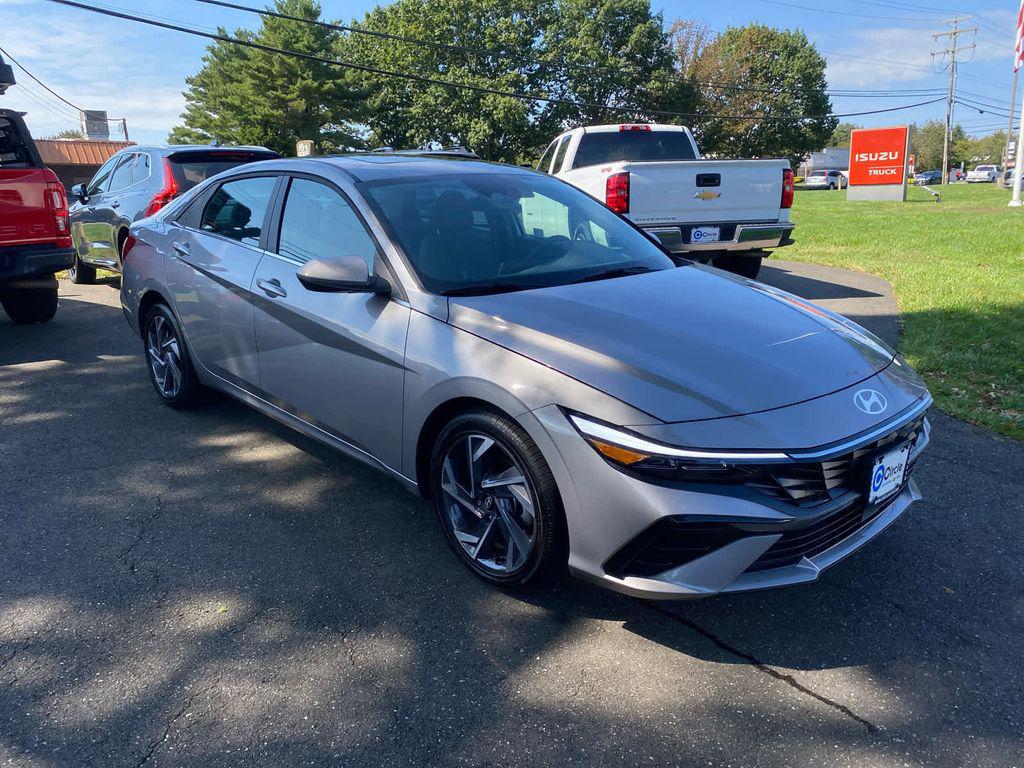 2025 Hyundai Elantra Sedan 