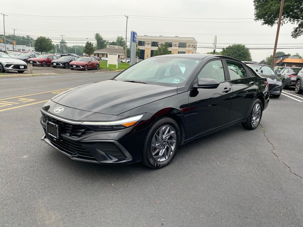 2024 Hyundai Elantra SEL - Photo 6