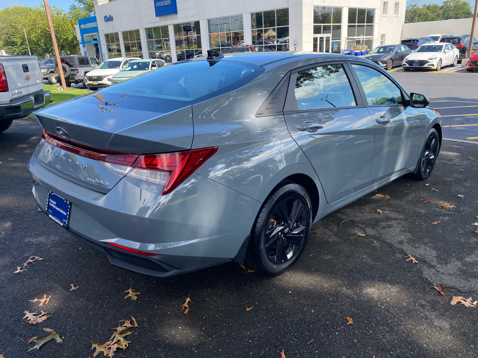 2022 Hyundai Elantra Hybrid Blue photo 4