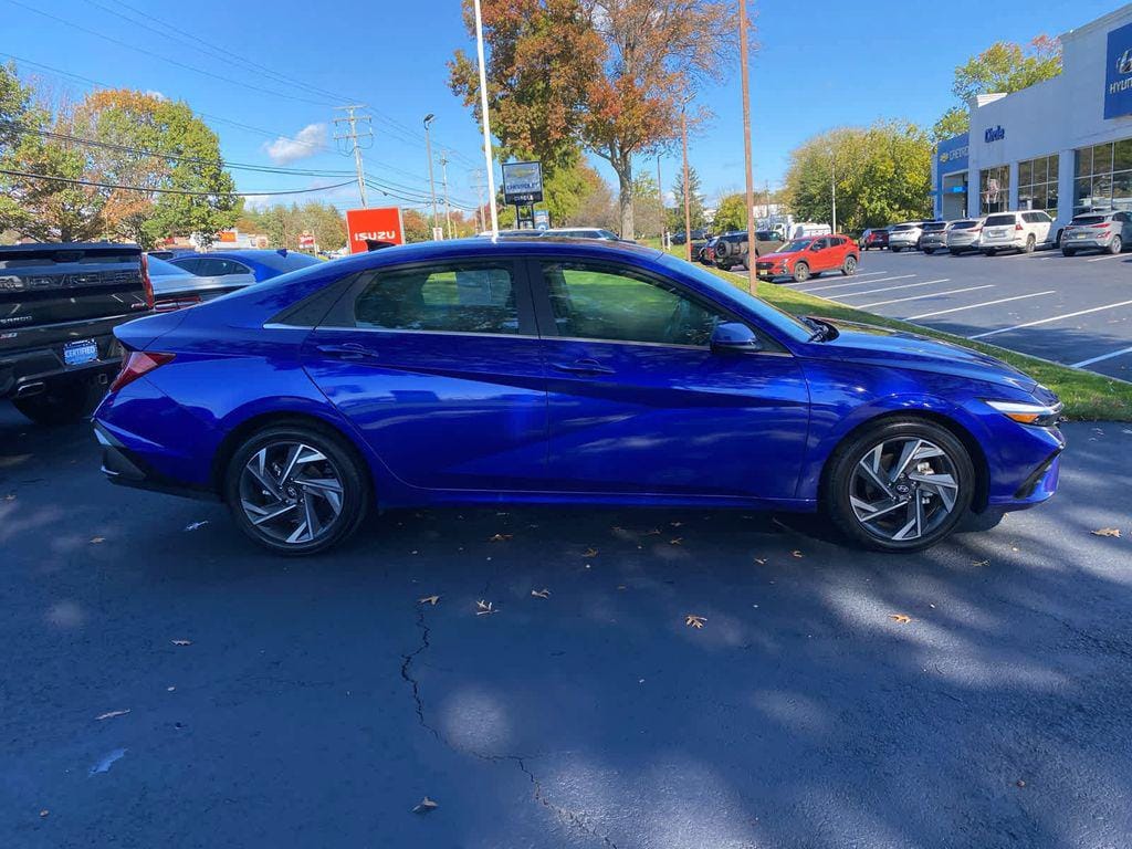 New 2025 Hyundai Elantra SEL Convenience Sedan