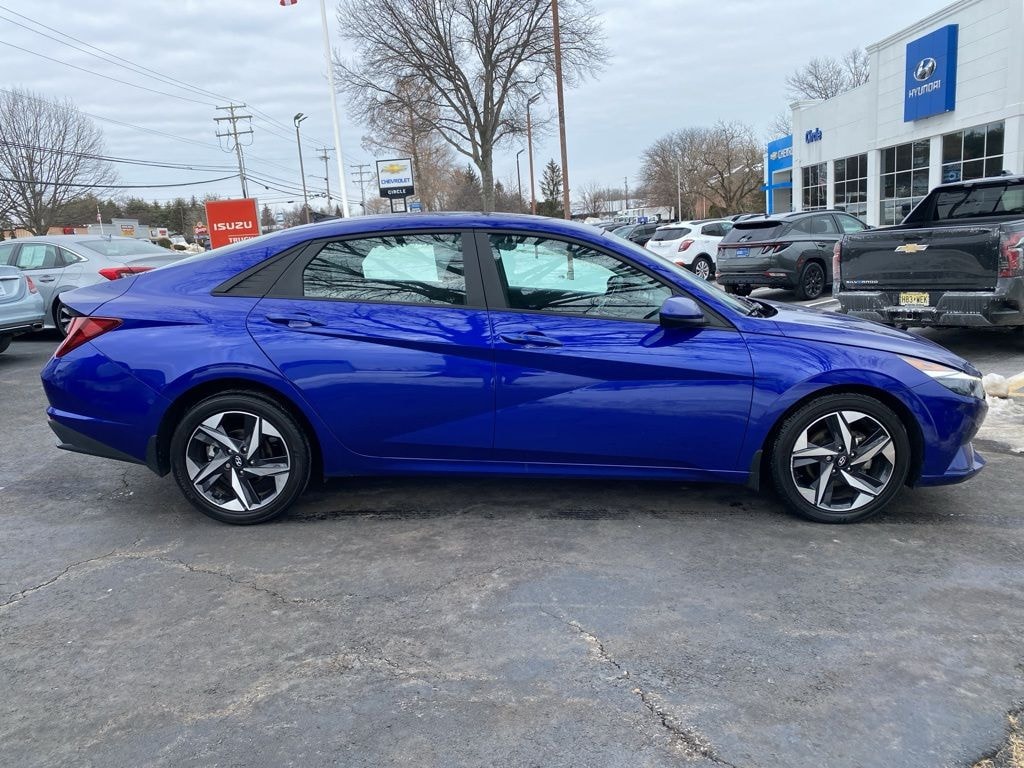 Used 2023 Hyundai Elantra SEL Sedan