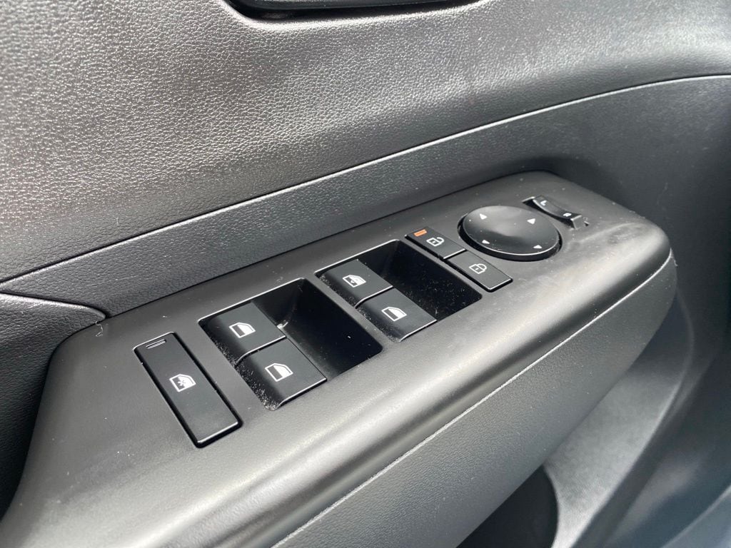 2024 Hyundai Kona SE - Photo 22