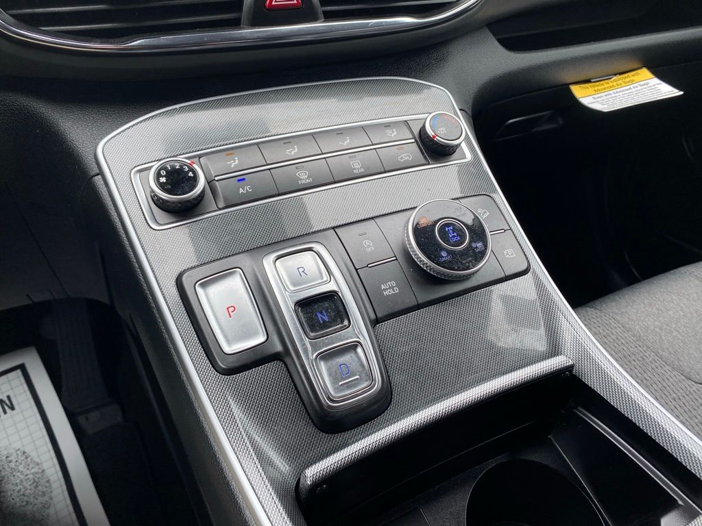 2023 Hyundai Santa Fe SE - Photo 18