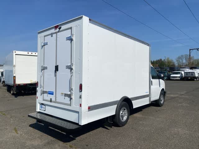 2025 Chevrolet Express 3500 Work Van photo 4