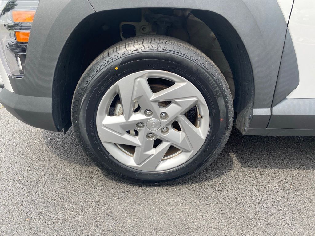 2024 Hyundai Kona SE - Photo 9