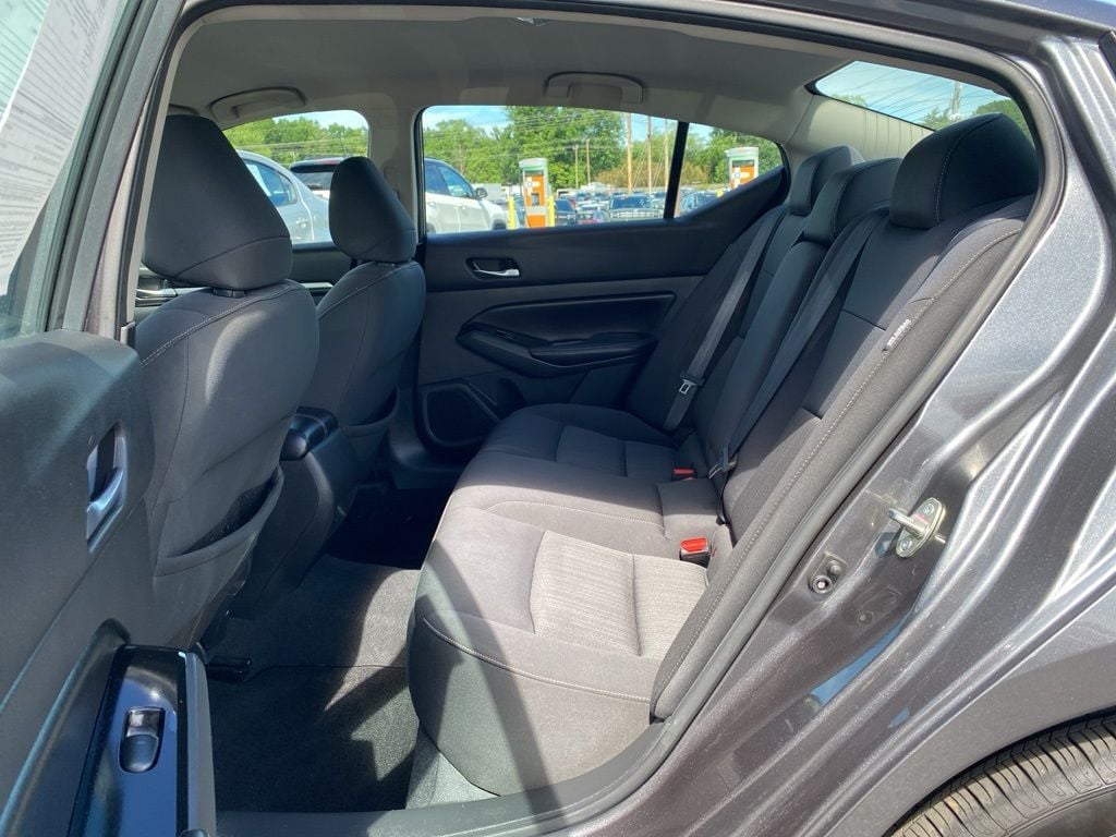 2021 Nissan Altima SV - Photo 14