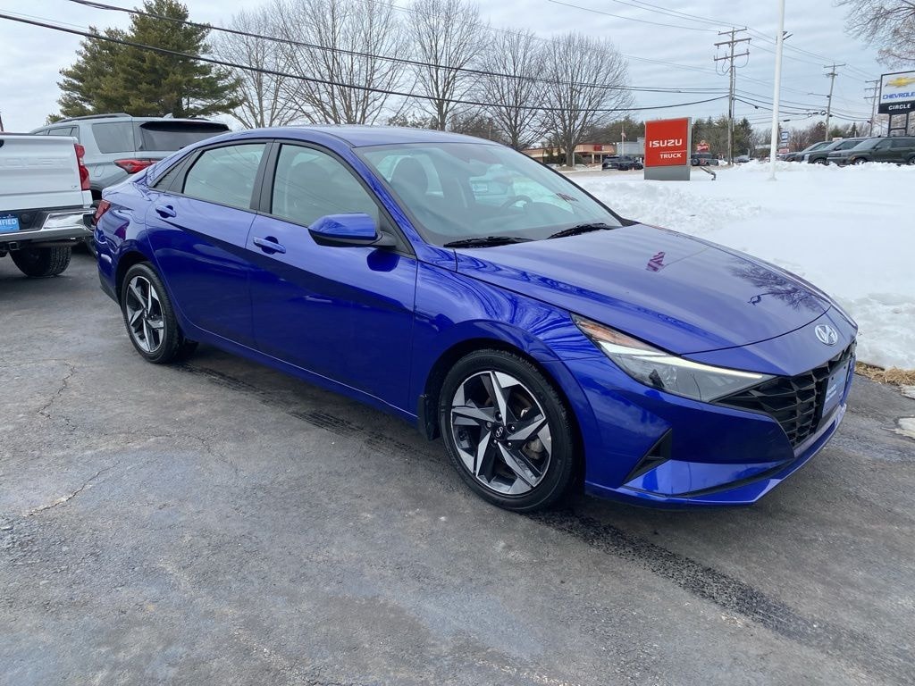 Used 2023 Hyundai Elantra SEL Sedan