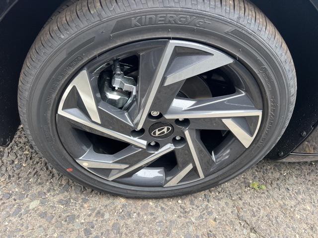 2025 Hyundai Elantra Hybrid SEL Sport photo 3