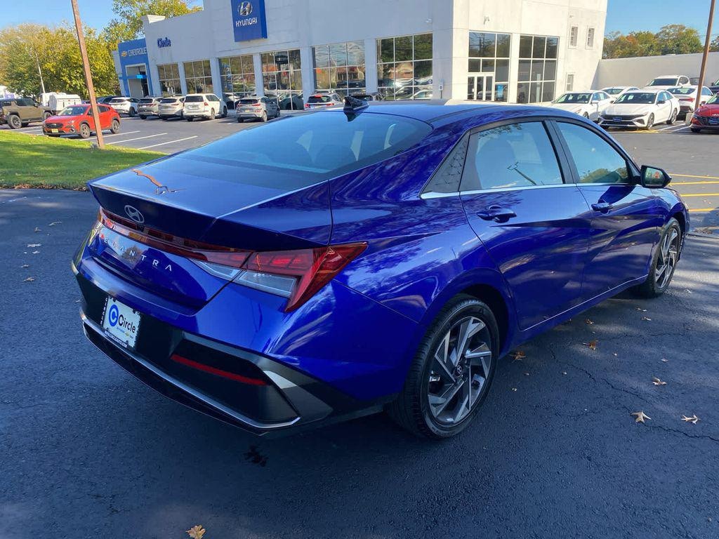 New 2025 Hyundai Elantra SEL Convenience Sedan