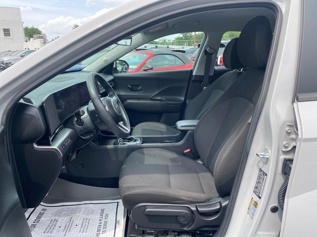 2024 Hyundai Kona SE - Photo 13