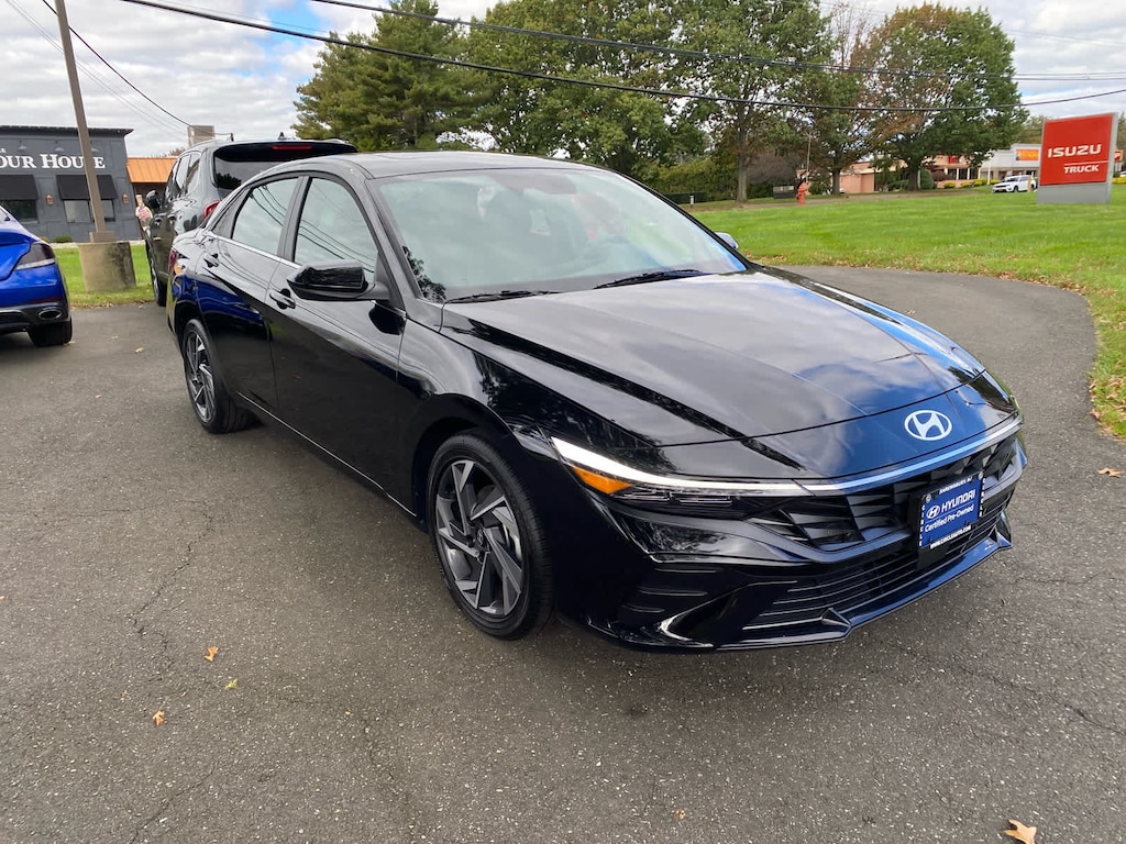 Certified 2025 Hyundai Elantra SEL Convenience IVT