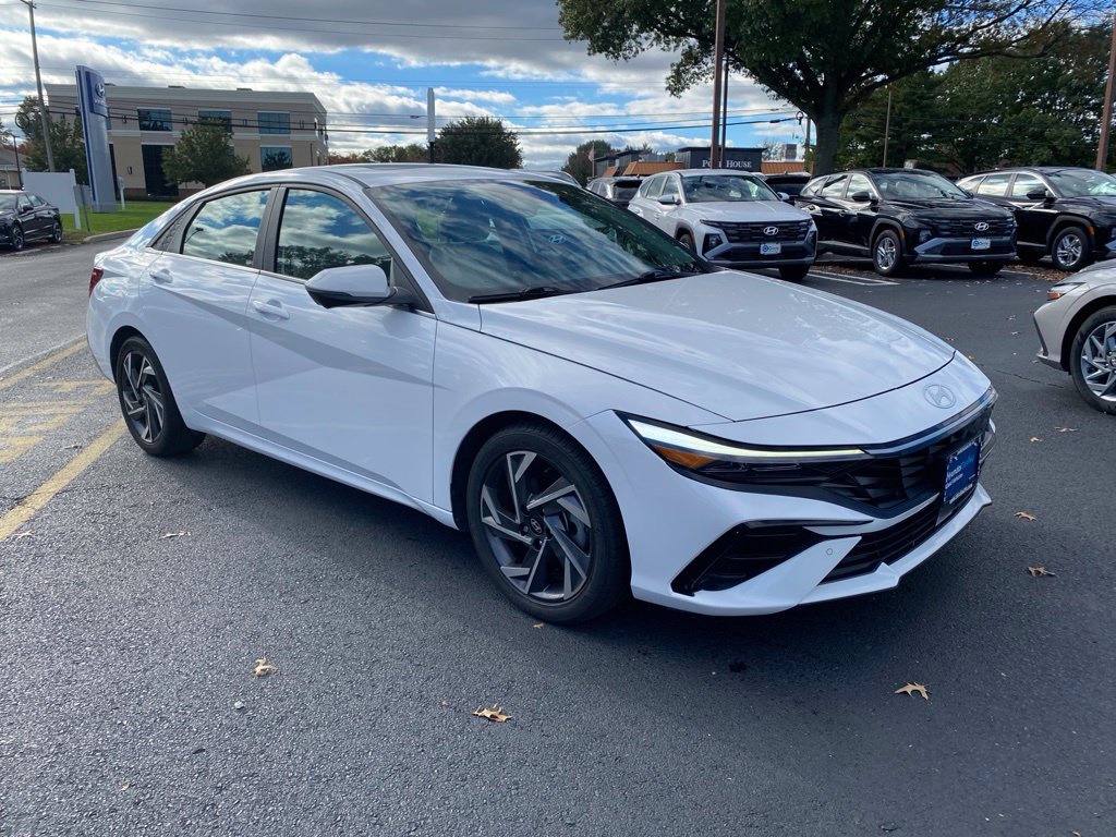 Certified 2024 Hyundai Elantra Limited Sedan