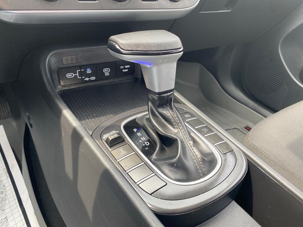 2024 Hyundai Kona SE - Photo 19