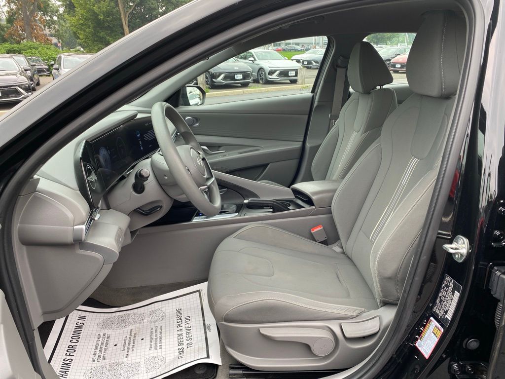 2024 Hyundai Elantra SEL - Photo 13