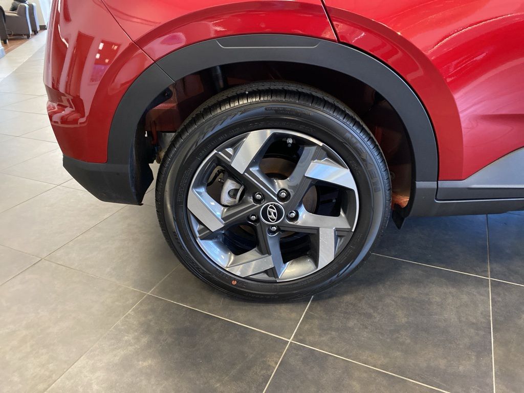 2025 Hyundai Venue Limited - Photo 10