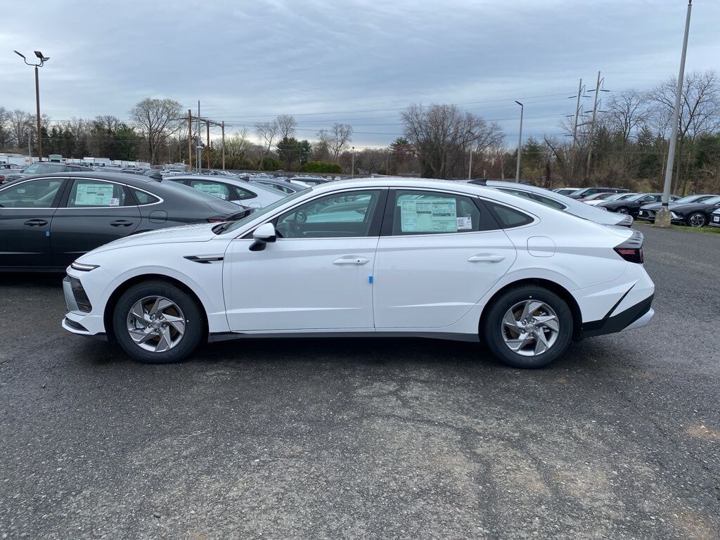 New 2026 Hyundai Sonata SE Sedan