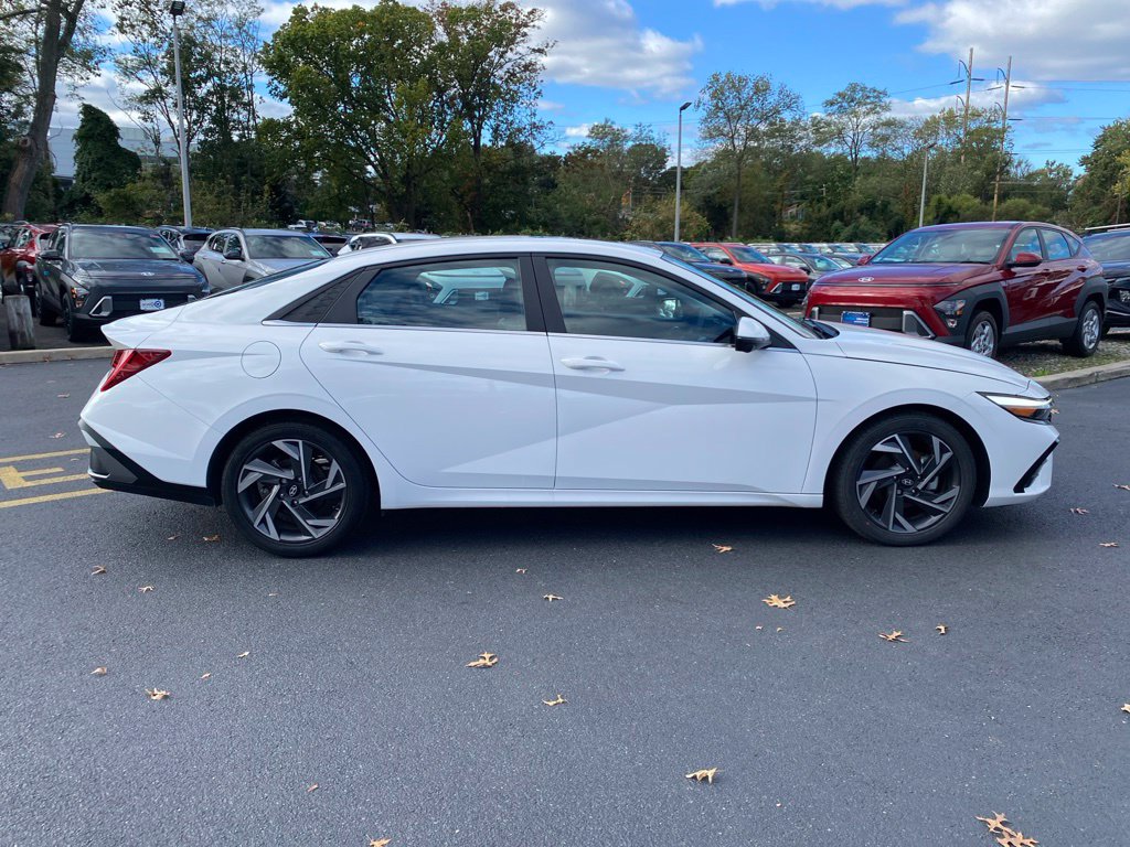 Certified 2024 Hyundai Elantra Limited Sedan