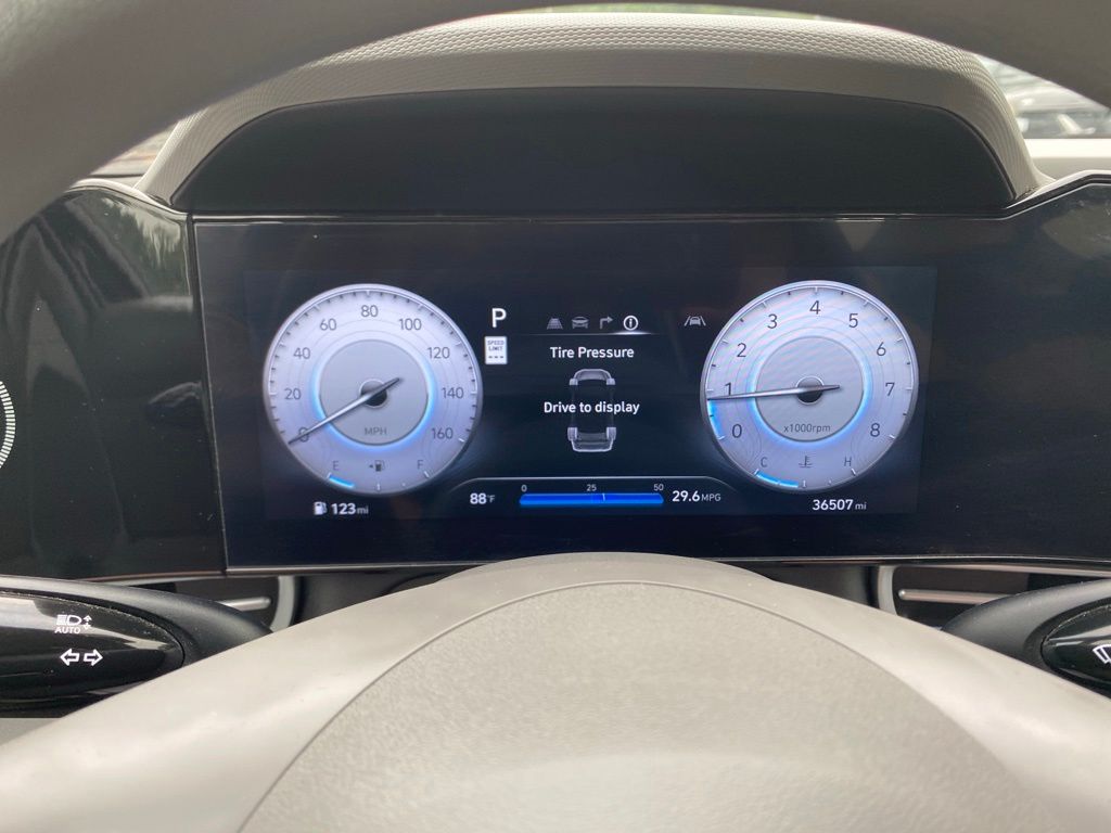 2024 Hyundai Elantra SEL - Photo 11