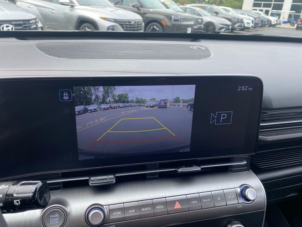 2024 Hyundai Kona SE - Photo 12
