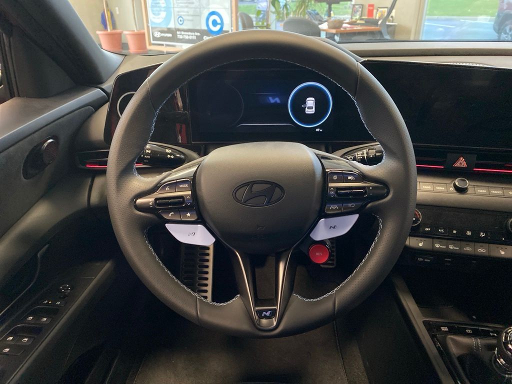2025 Hyundai Elantra N - Photo 17