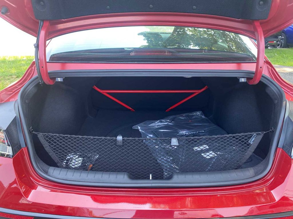 2025 Hyundai Elantra N - Photo 7