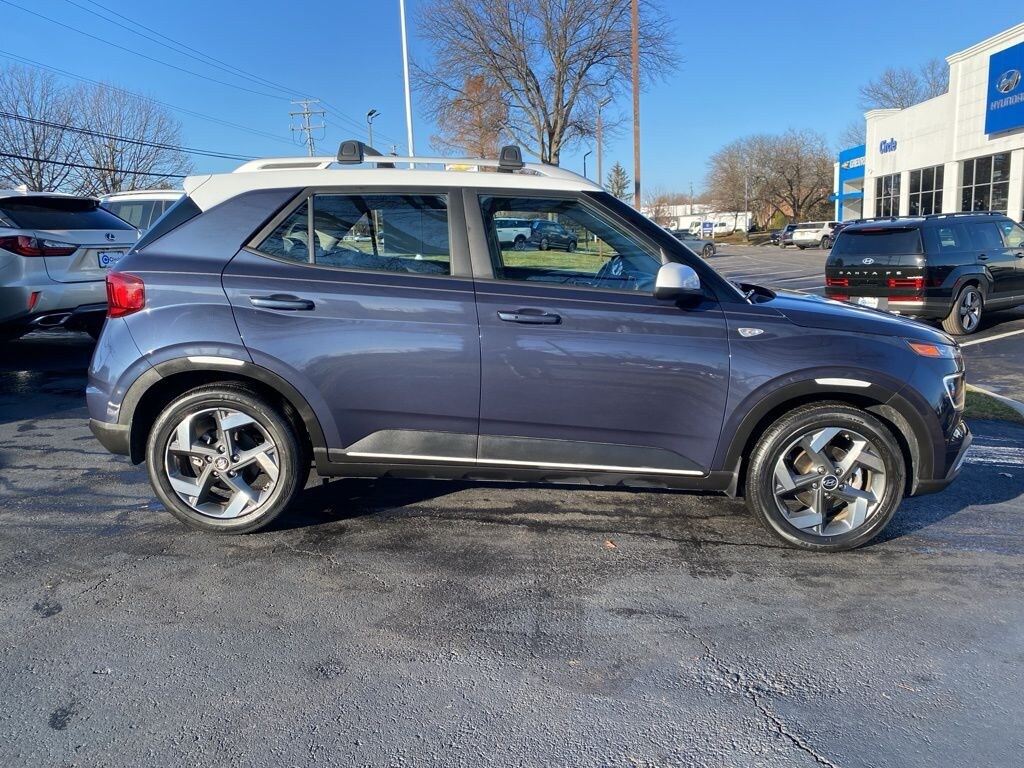 Used 2022 Hyundai Venue Limited SUV