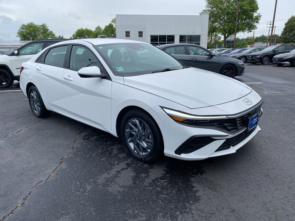 Used 2024 Hyundai Elantra SEL Sedan