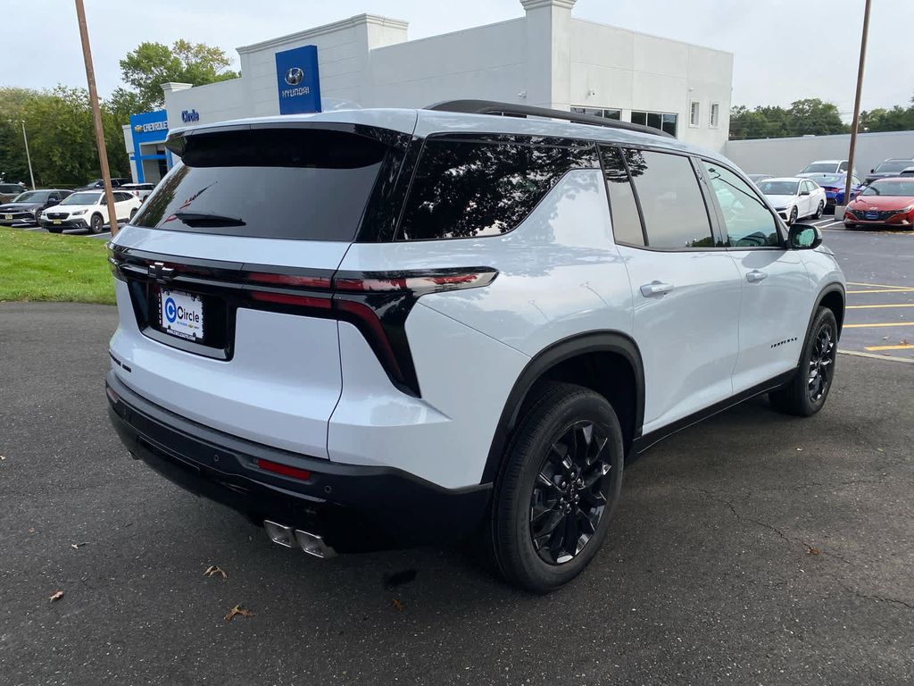 2026 Chevrolet Traverse photo 4