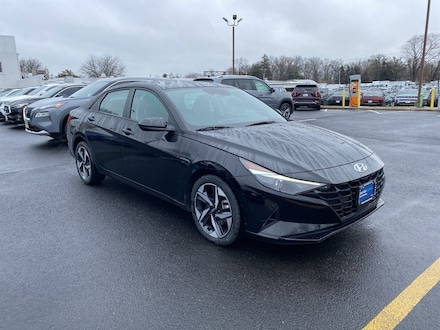 2023 Hyundai Elantra SEL Sedan