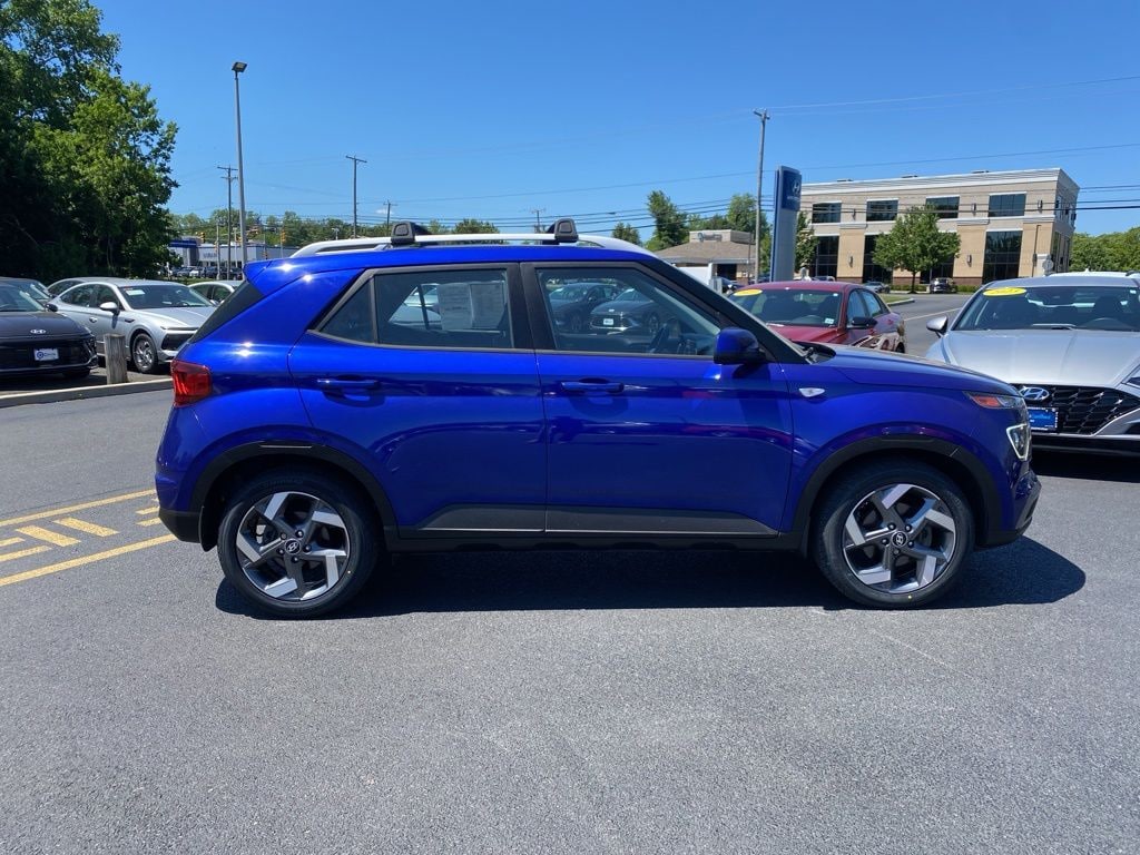 Used 2022 Hyundai Venue Limited SUV