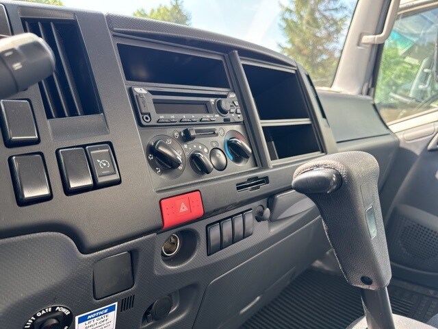 2024 Isuzu NPR photo 4