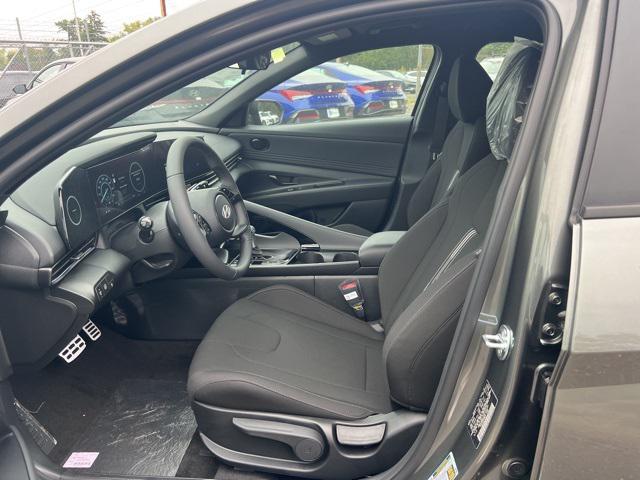 2025 Hyundai Elantra Hybrid SEL Sport photo 3