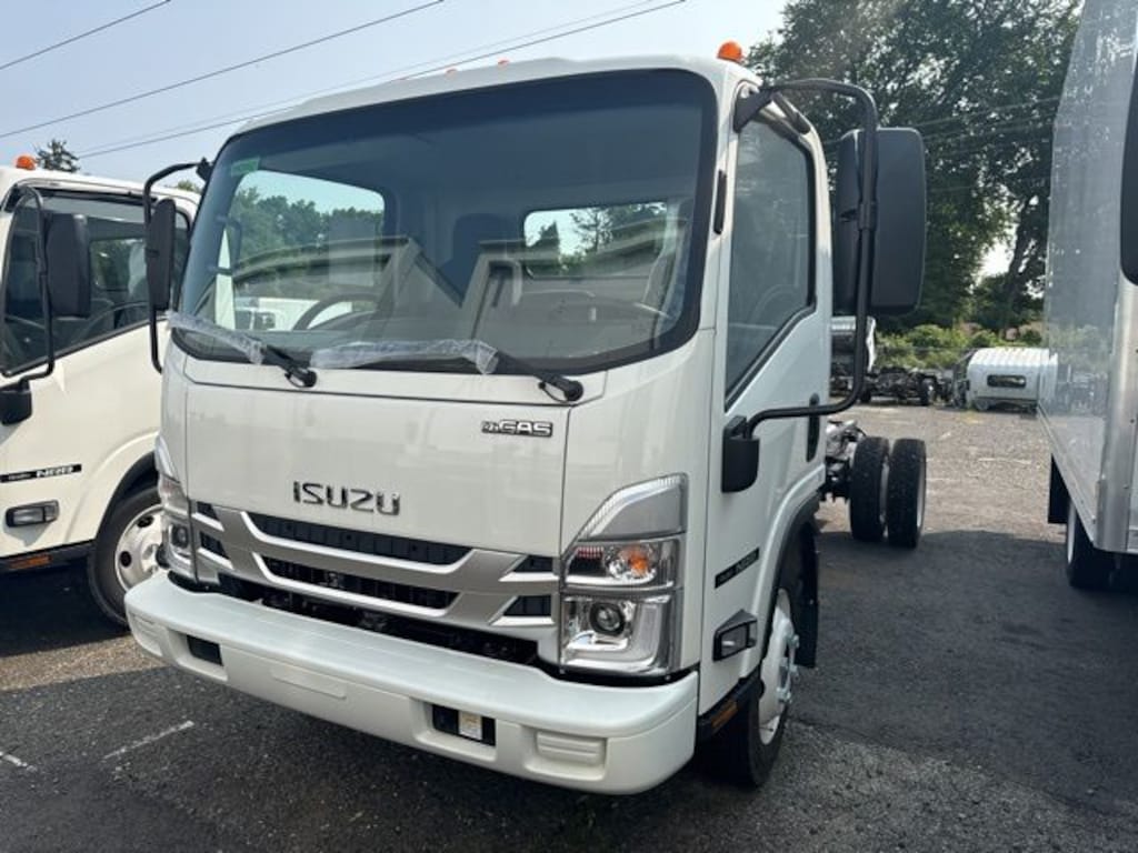 New 2025 Isuzu NRR Gas CHASSIS
