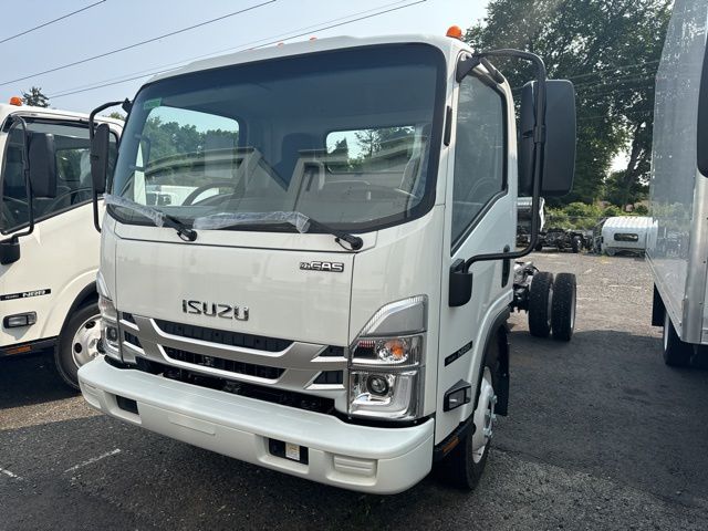 2025 Isuzu NRR photo 2