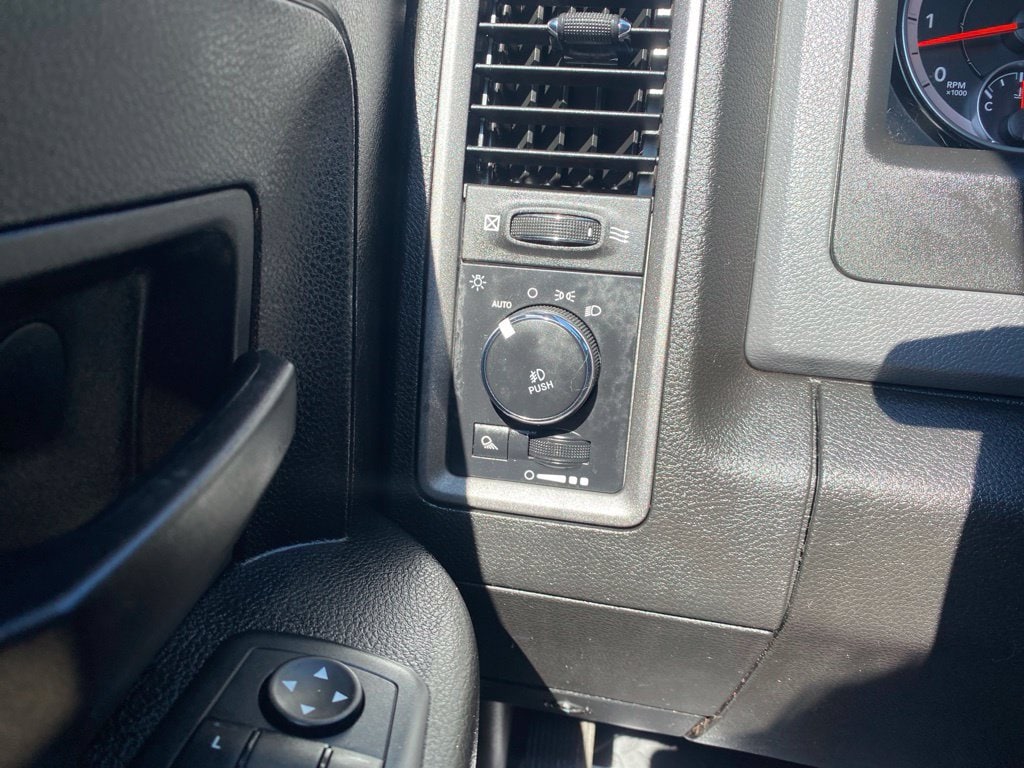 2019 RAM Ram 1500 Classic Express - Photo 22