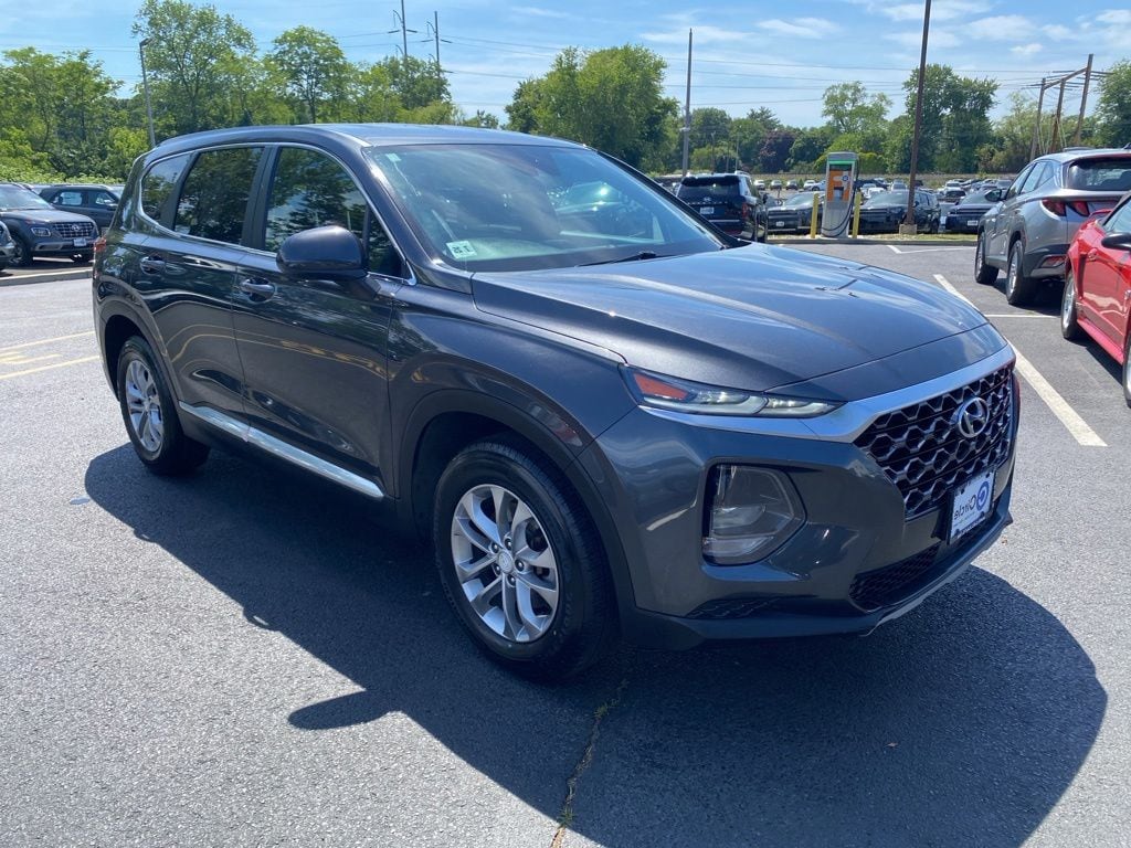 2020 Hyundai Santa Fe SE 2.4's photo