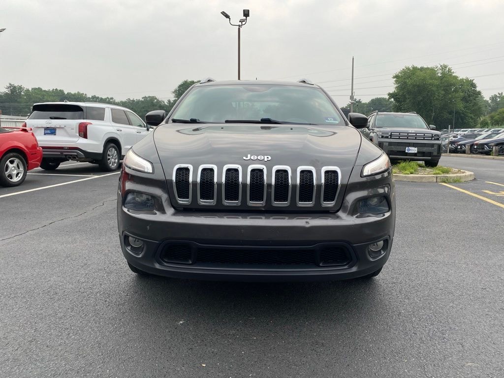 Used 2016 Jeep Cherokee Latitude SUV