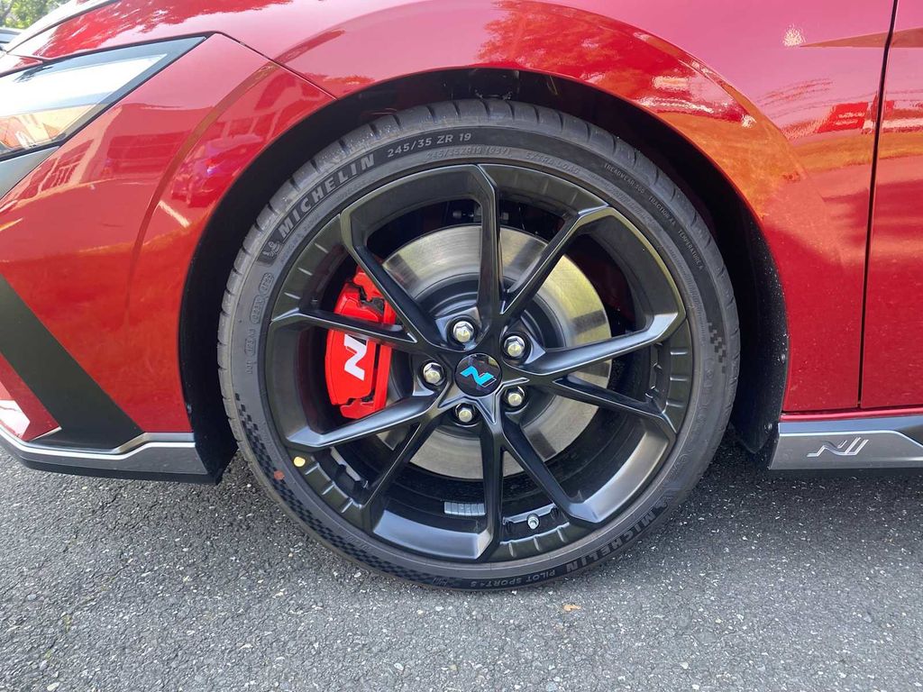 2025 Hyundai Elantra N - Photo 8