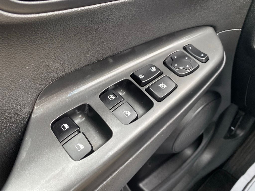 2023 Hyundai Kona SEL - Photo 23