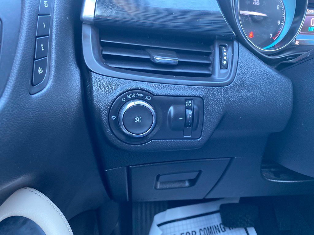2017 Buick Envision Essence - Photo 23