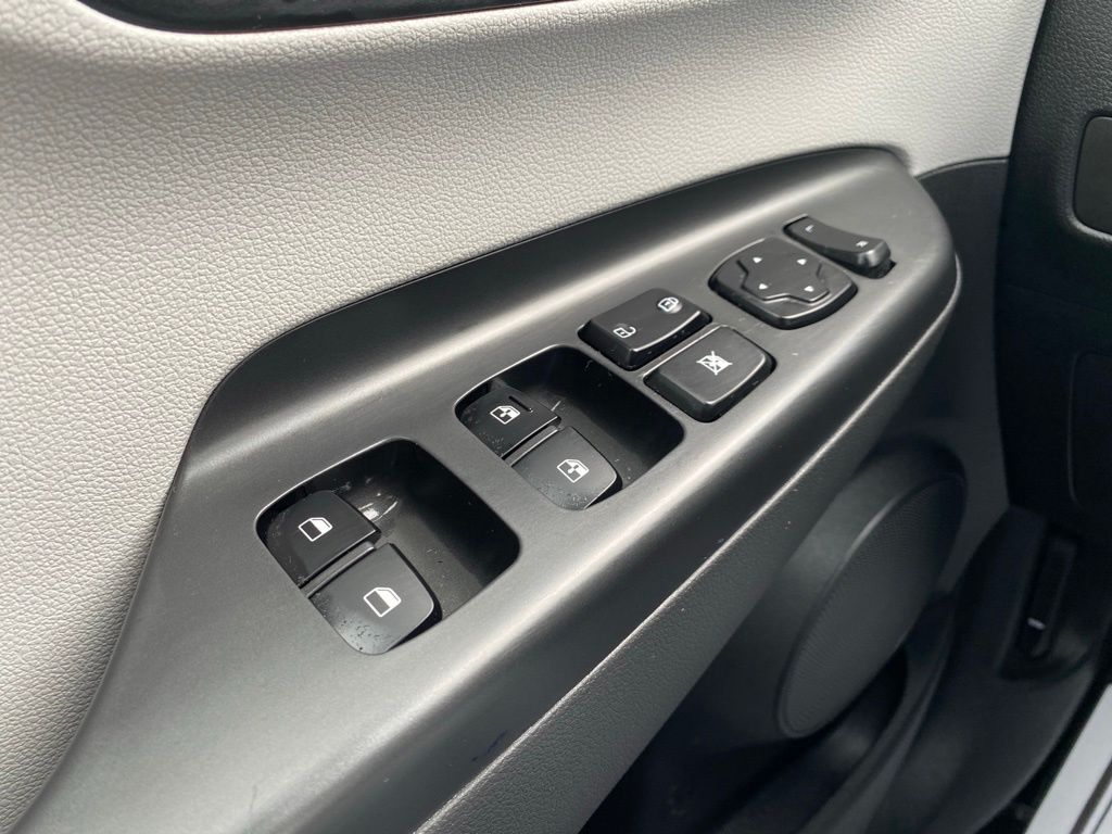 2023 Hyundai Kona SEL - Photo 23