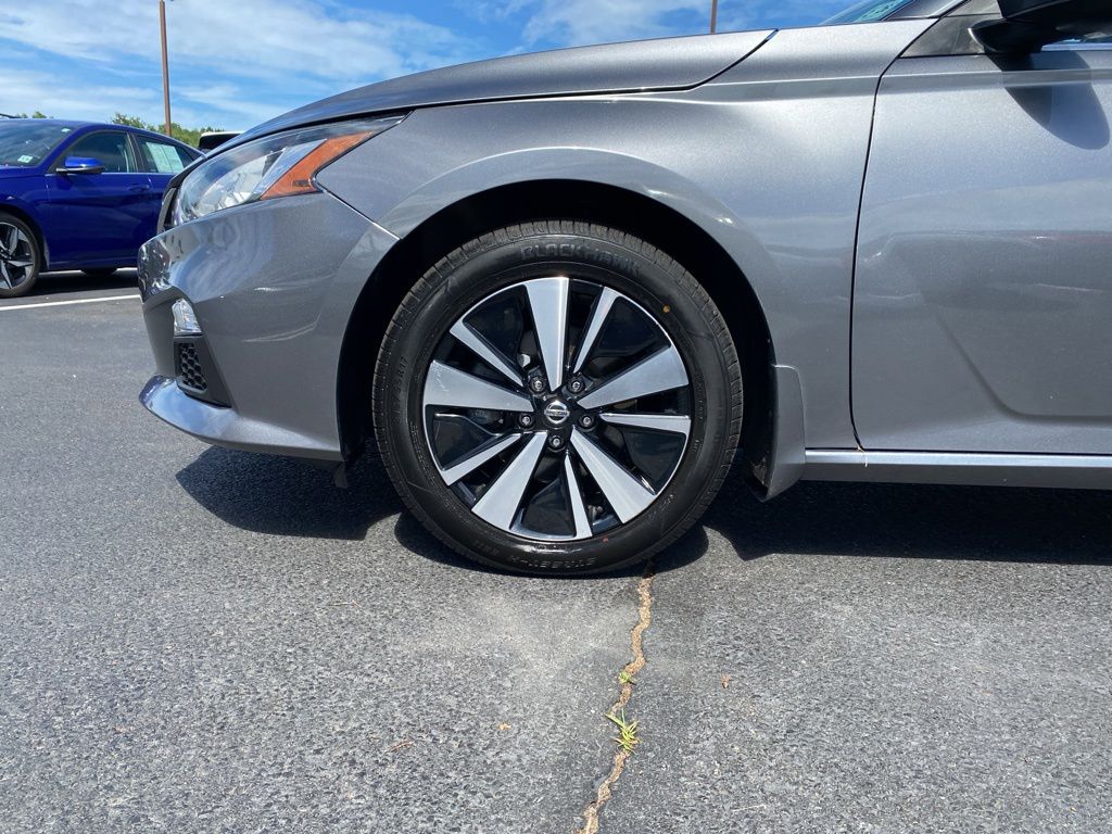 2021 Nissan Altima SV - Photo 9