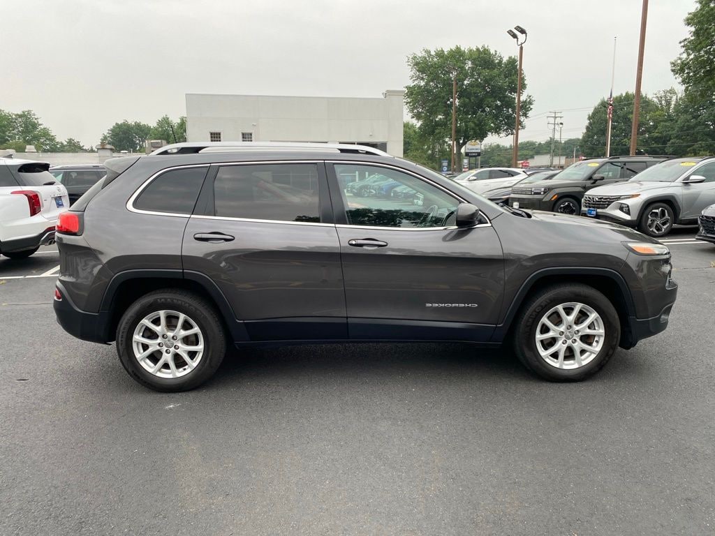Used 2016 Jeep Cherokee Latitude SUV