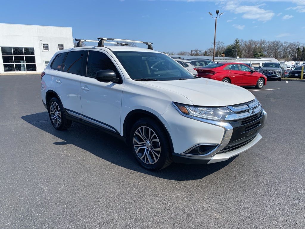 2017 Mitsubishi Outlander ES